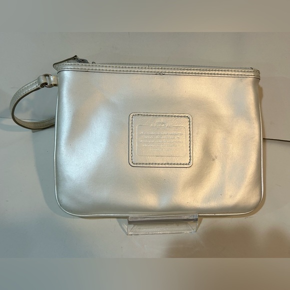 Vintage Coach pearl Wristlet Clutch - Picture 1 of 7